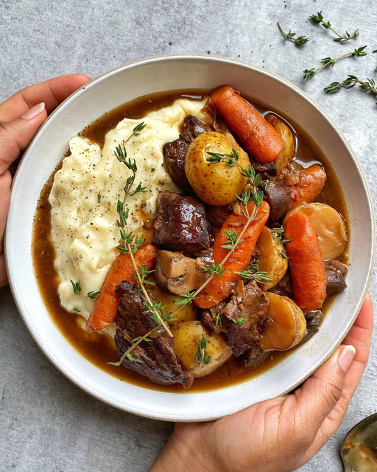 Estofado con puré y vegetales